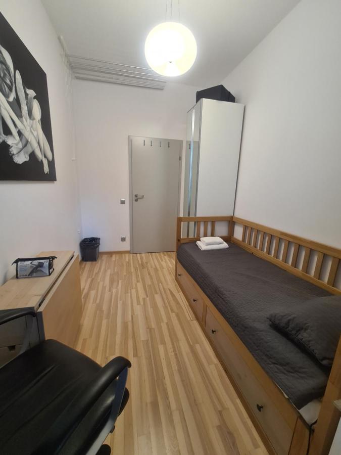 Mieszkanie Wilcza Apartamento Varsóvia Exterior foto